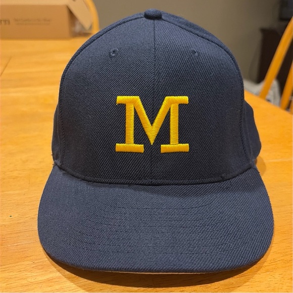 Nike Other - University of Michigan Nike‎ fitted hat 7 3/8